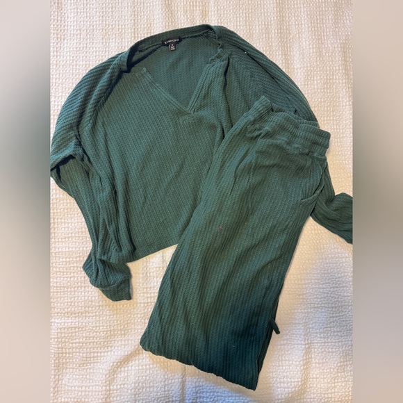 Beyond Yoga Green Textured Lounge Set - Picture 2 of 2